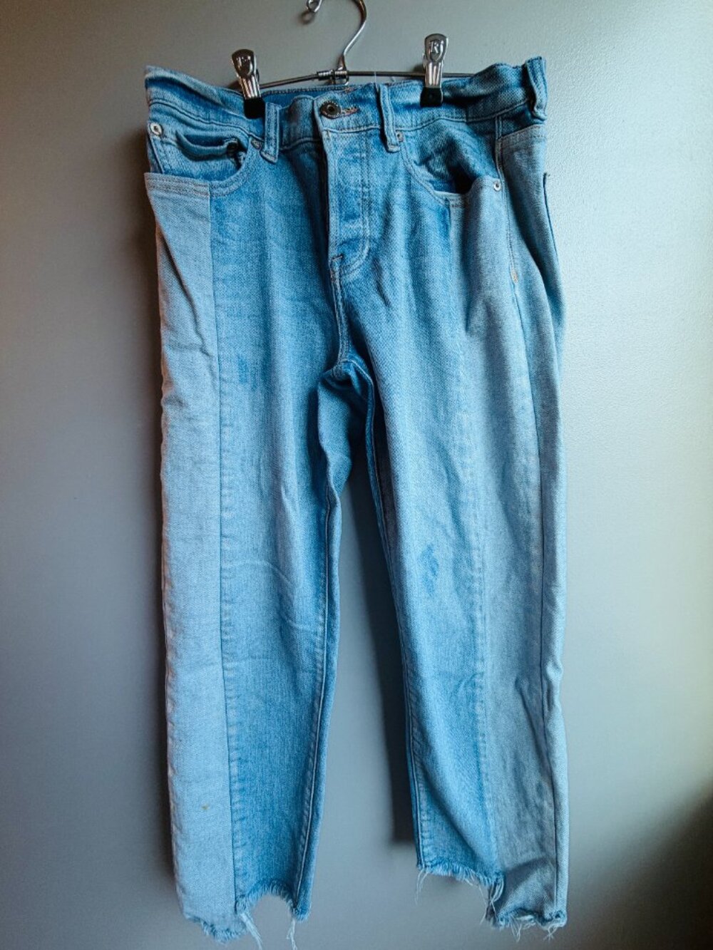 PISTOLA distressed cropped jeans